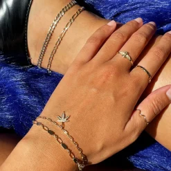 Curvy Bee Ring