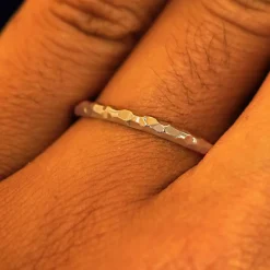 Curvy Hammered Band