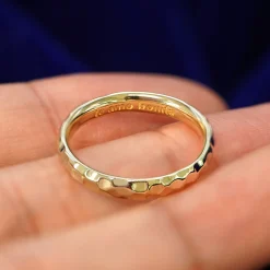 Curvy Hammered Band
