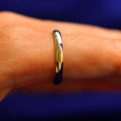 Curvy Mirror Band