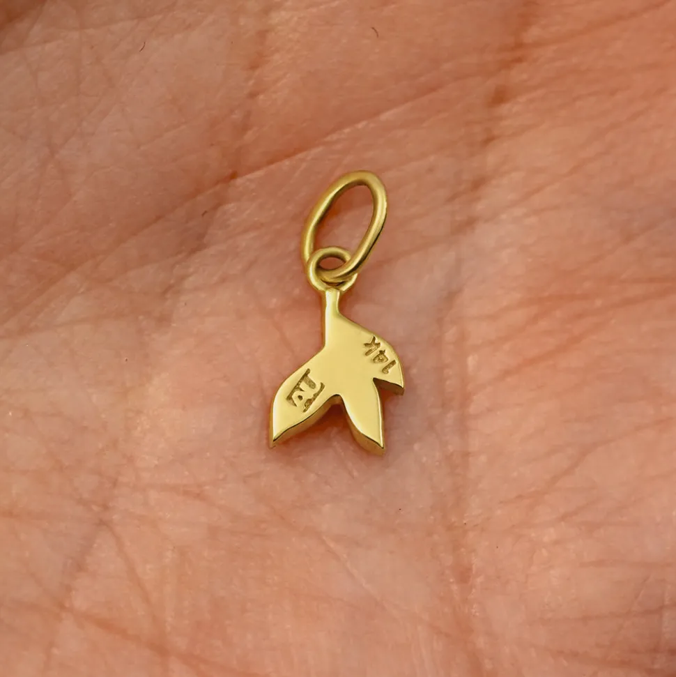 3 Leaves Charm