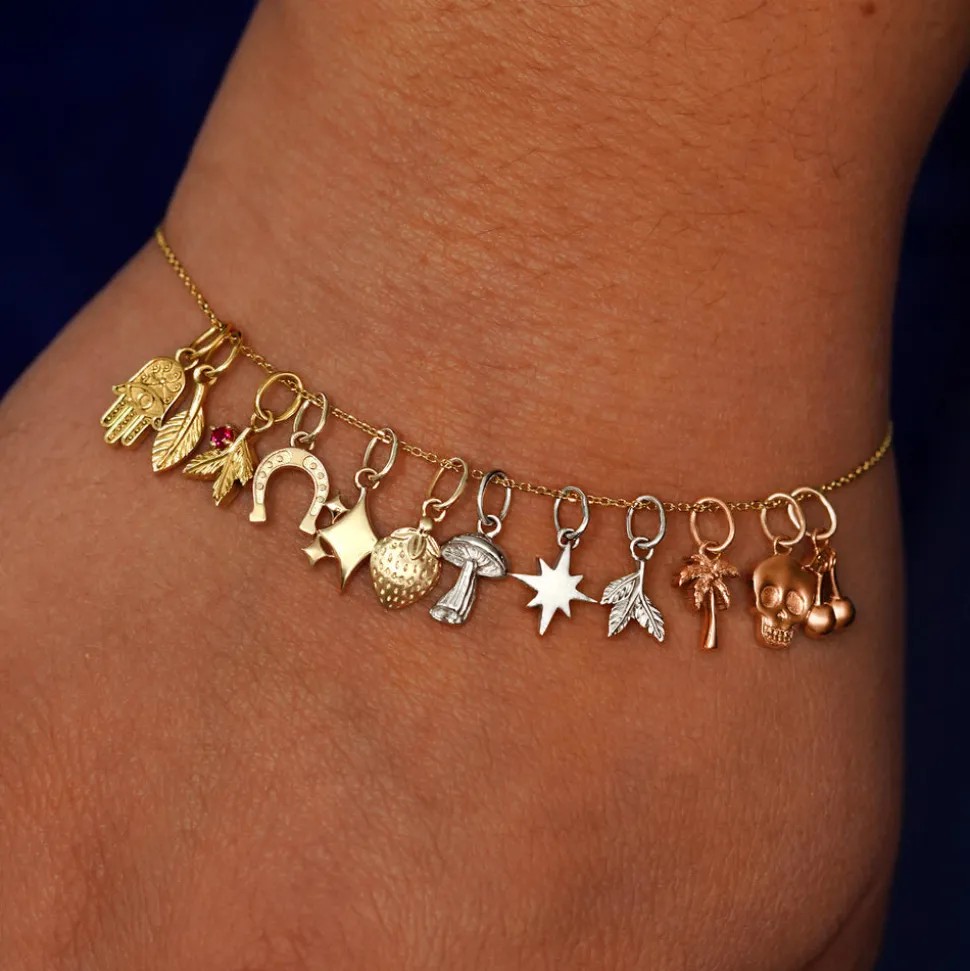 3 Leaves Charm