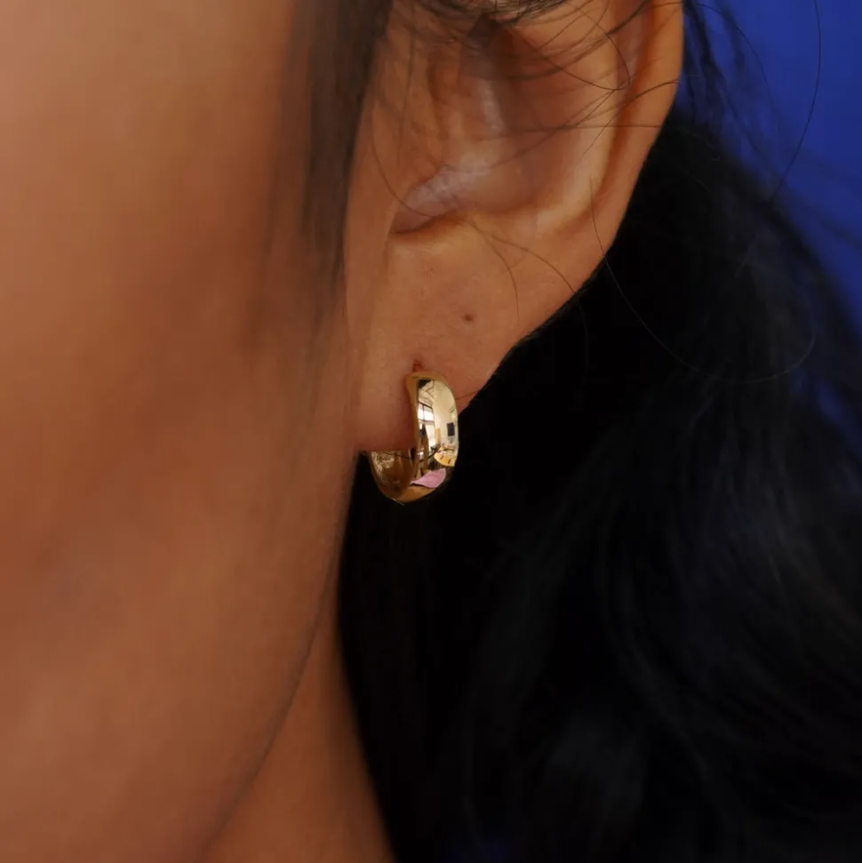 Medium Wide Huggie Hoops