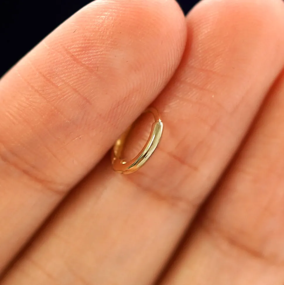 Mini Curvy Huggie Hoops