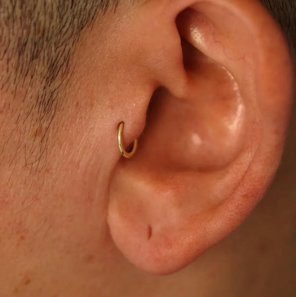 Mini Seamless Huggie Hoops / Piercing