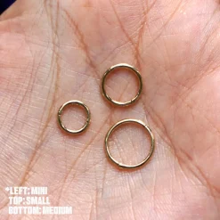 Mini Seamless Huggie Hoops / Piercing