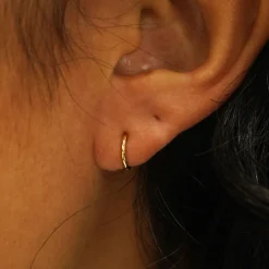 Mini Seamless Huggie Hoops / Piercing