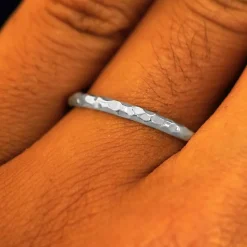 Platinum Curvy Hammered Band