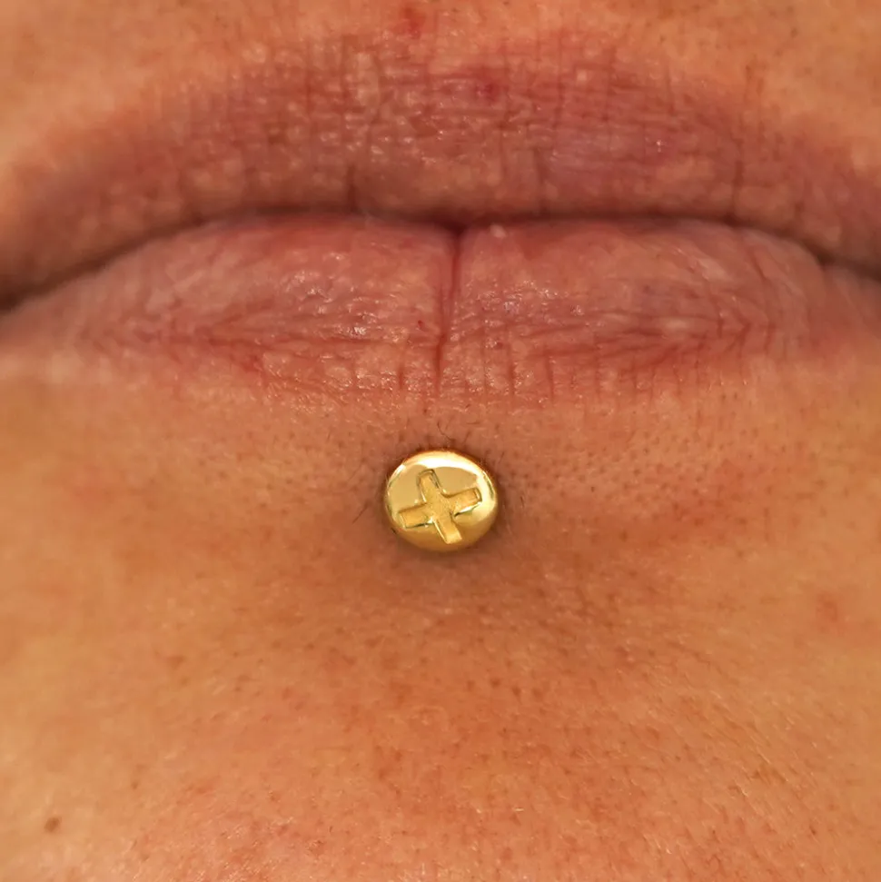Screw Flatback Piercing