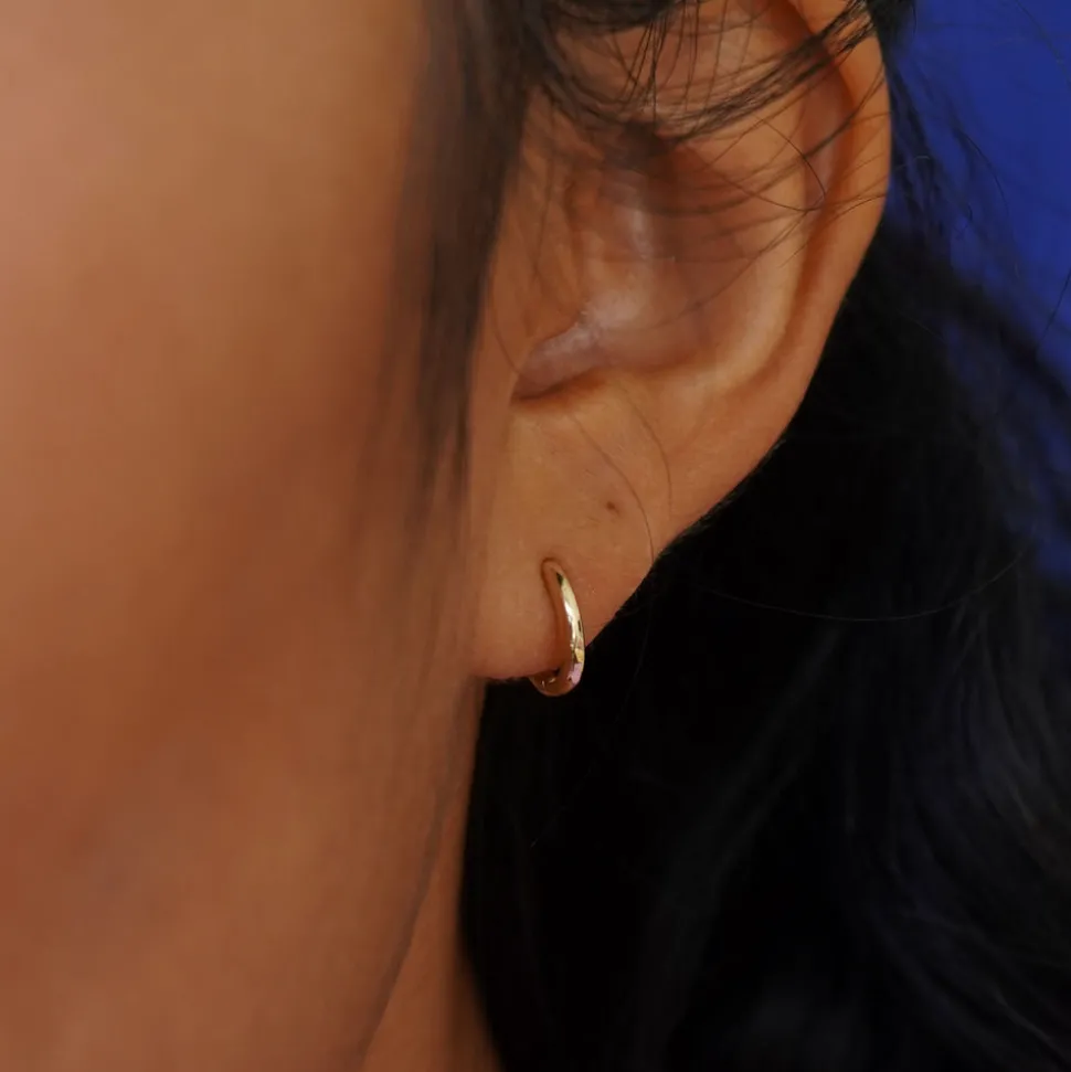 Small Curvy Huggie Hoops