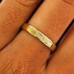 Square Carre Cut Diamond Band