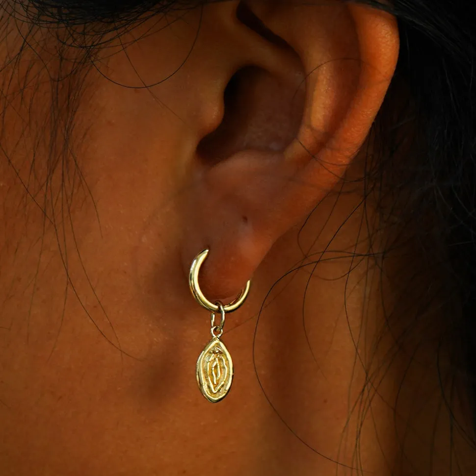 Vulva Charm