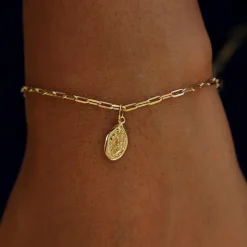Vulva Charm