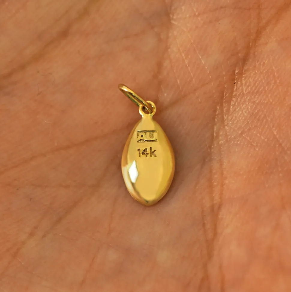 Vulva Charm
